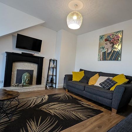 Lovely 2 Bedroom Apartment In Central Location Greenock Luaran gambar