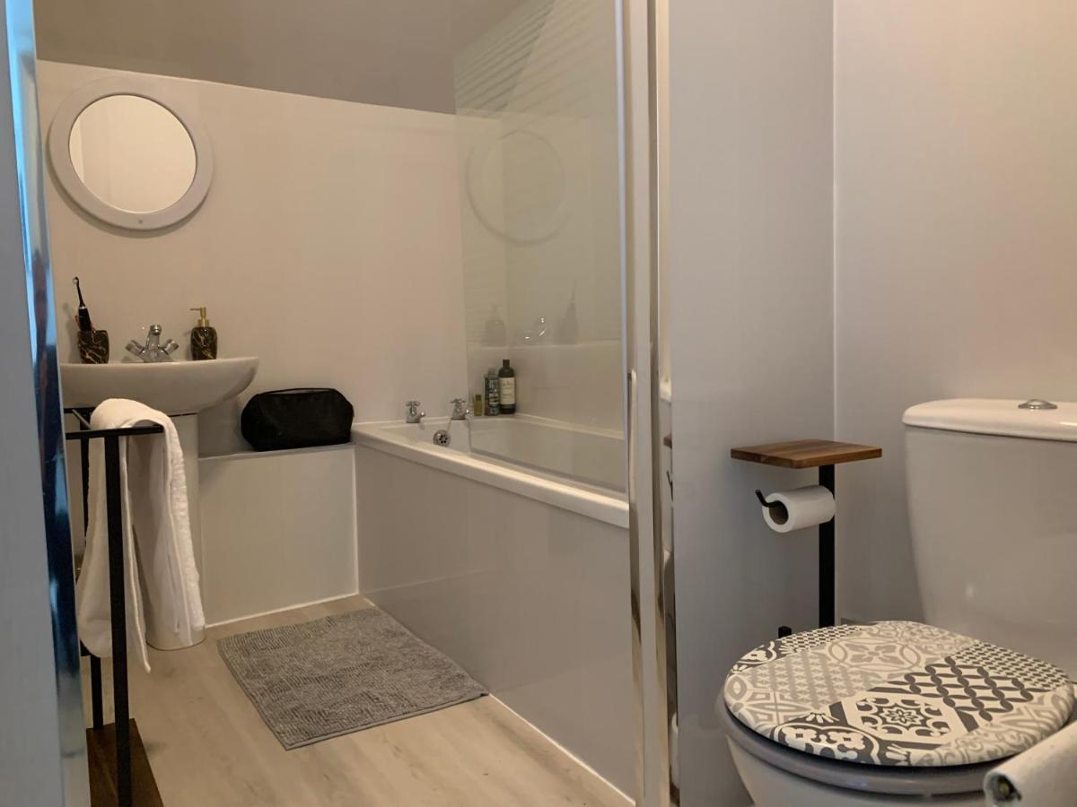 Lovely 2 Bedroom Apartment In Central Location Greenock Luaran gambar